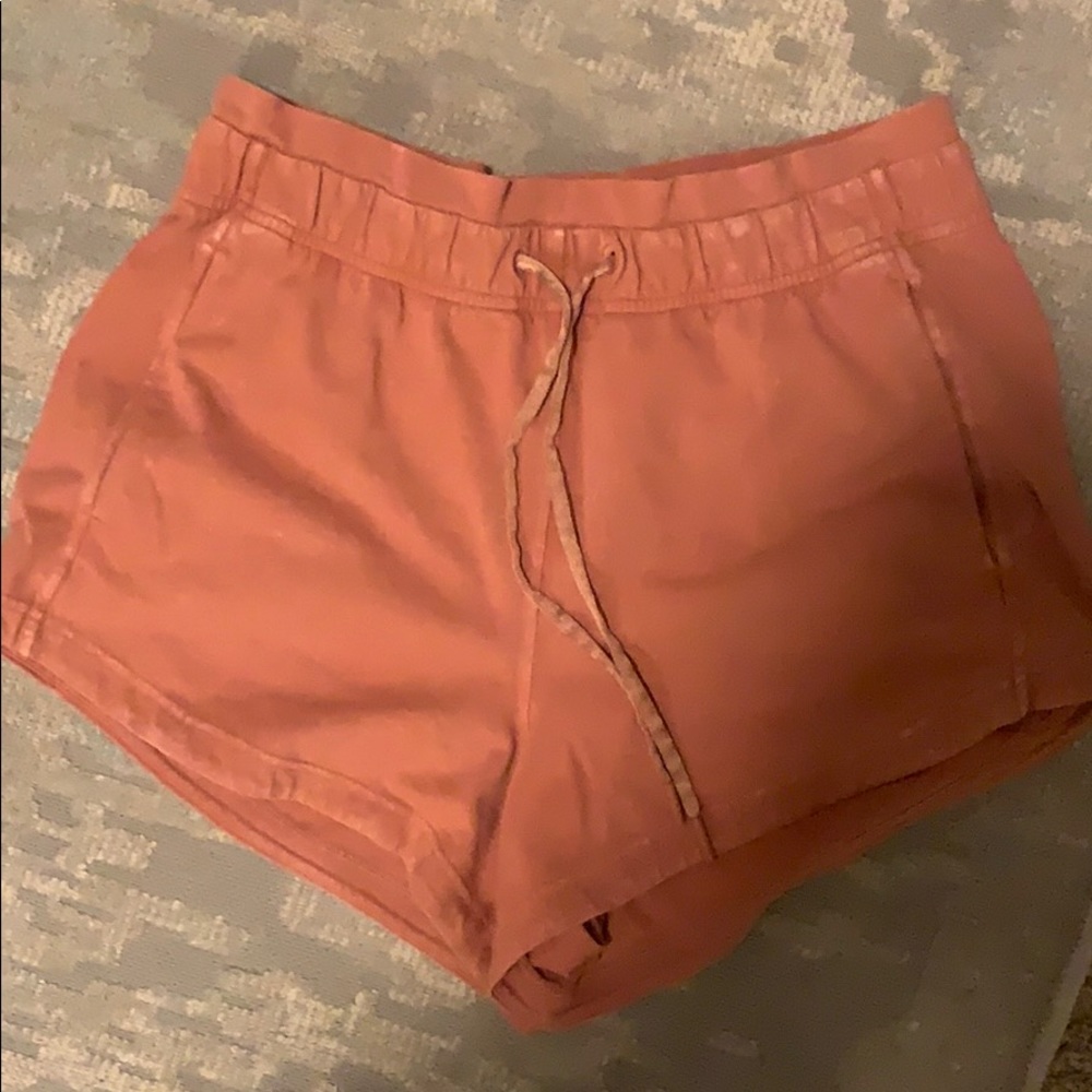 Lululemon size 6 shorts
